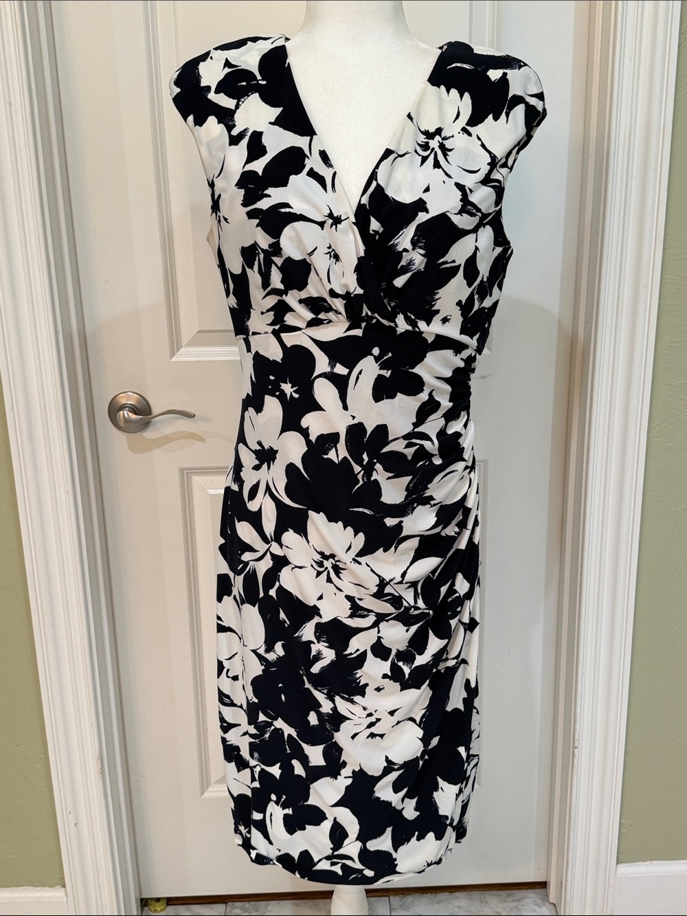 Ralph Lauren Black and White Floral Feminine Soft Office Business Dress